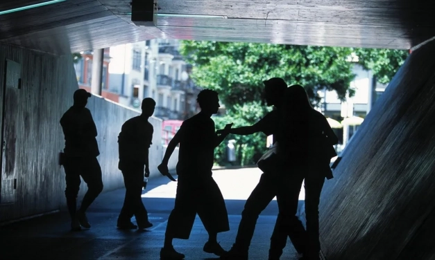 LA VIOLENCE CHEZ LES JEUNES